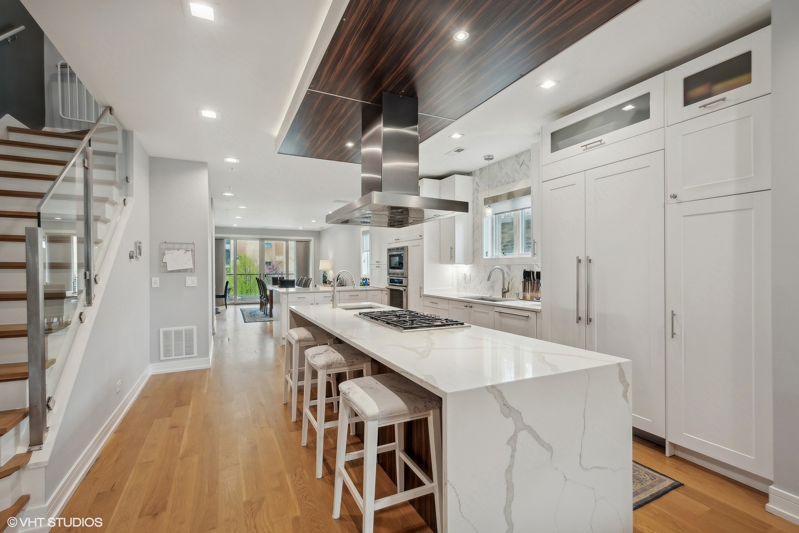 1621 W Superior Street Unit: 2E