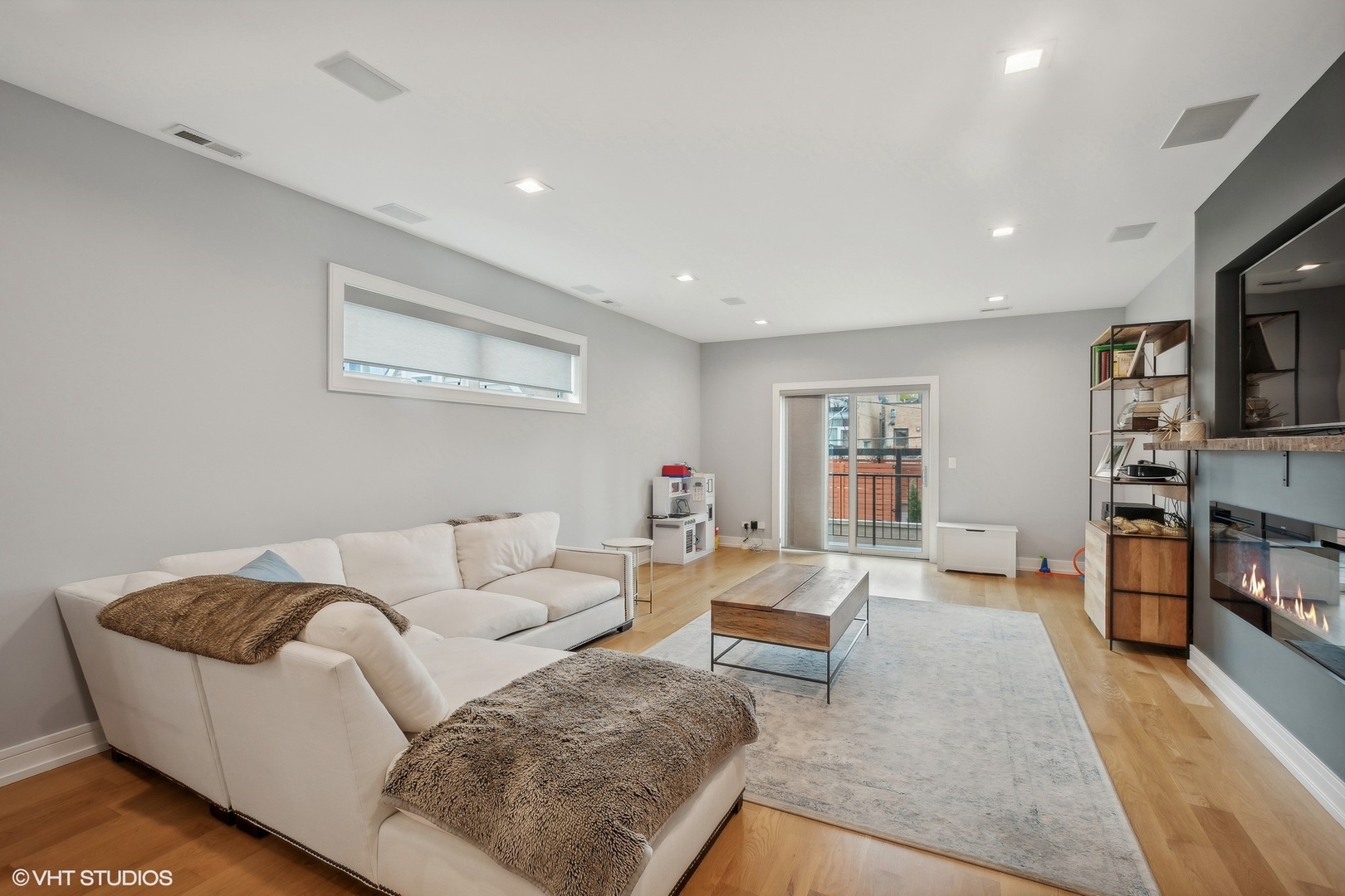 1621 W Superior Street Unit: 2E