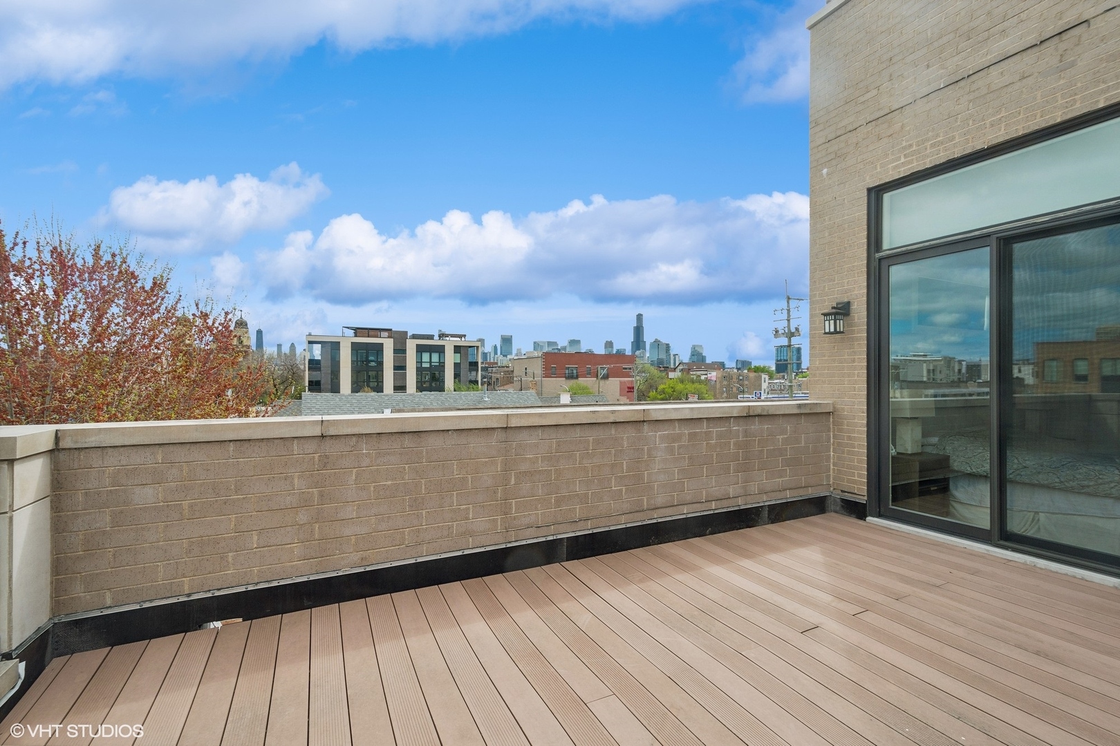 1621 W Superior Street Unit: 2E