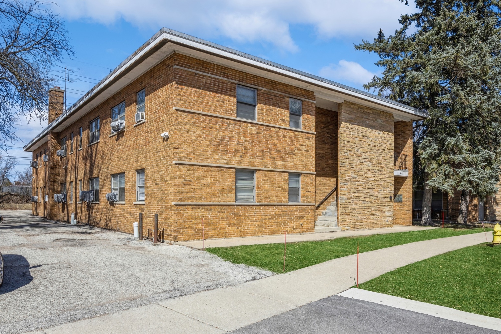 140 Ann Street Unit: 8