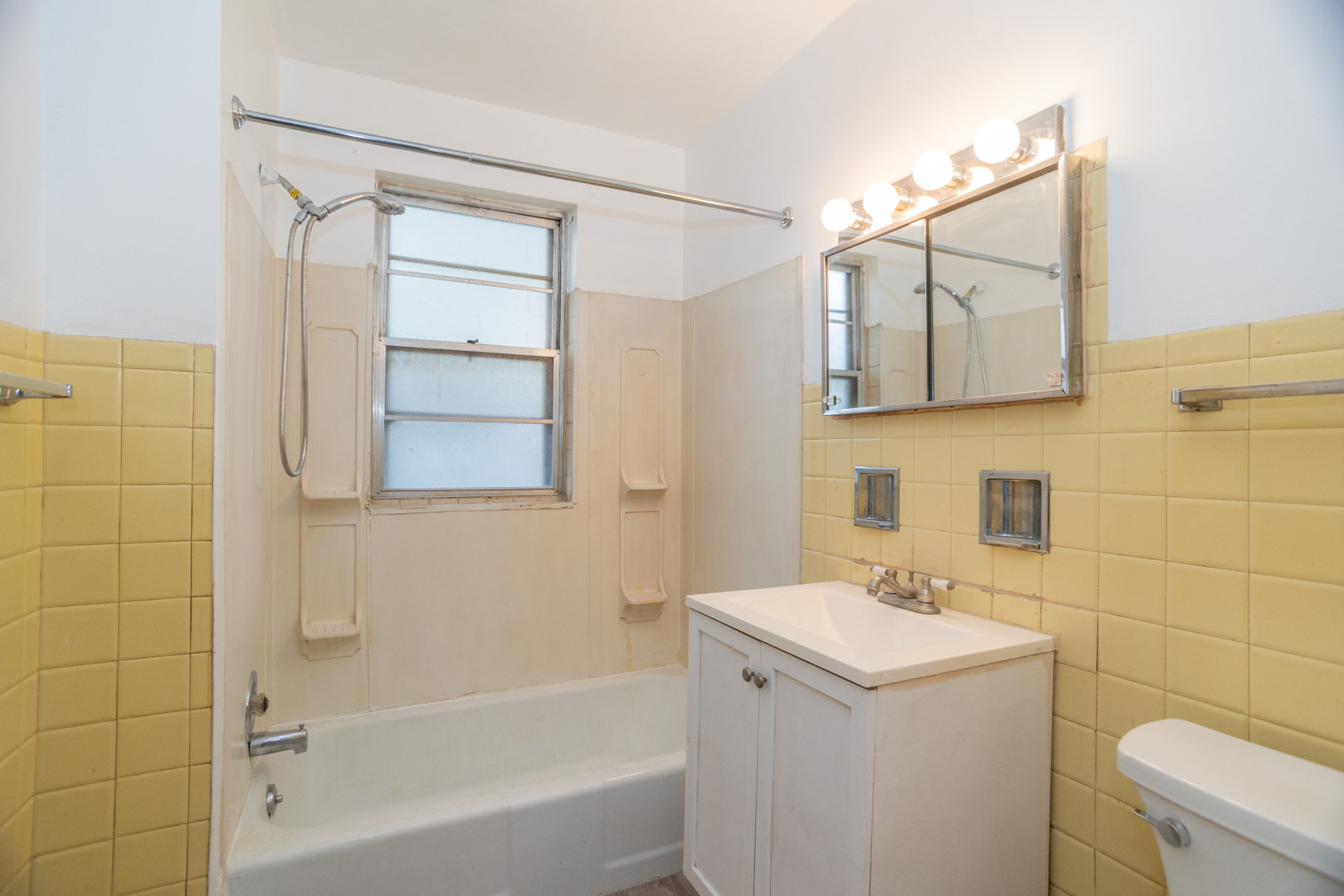 136 Ann Street Unit: 10