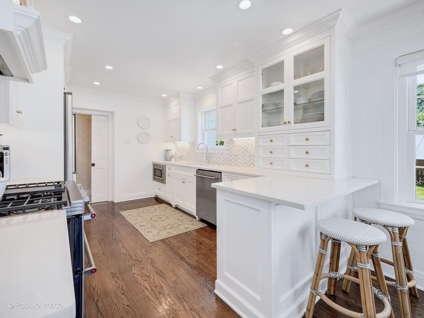 8 Mohawk Drive