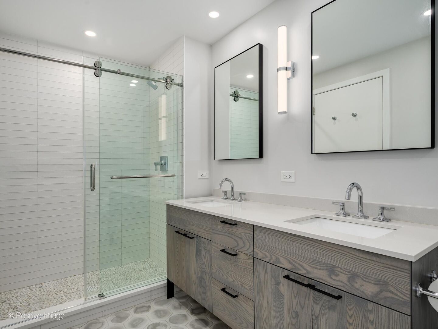 333 W HUBBARD Street Unit: 904