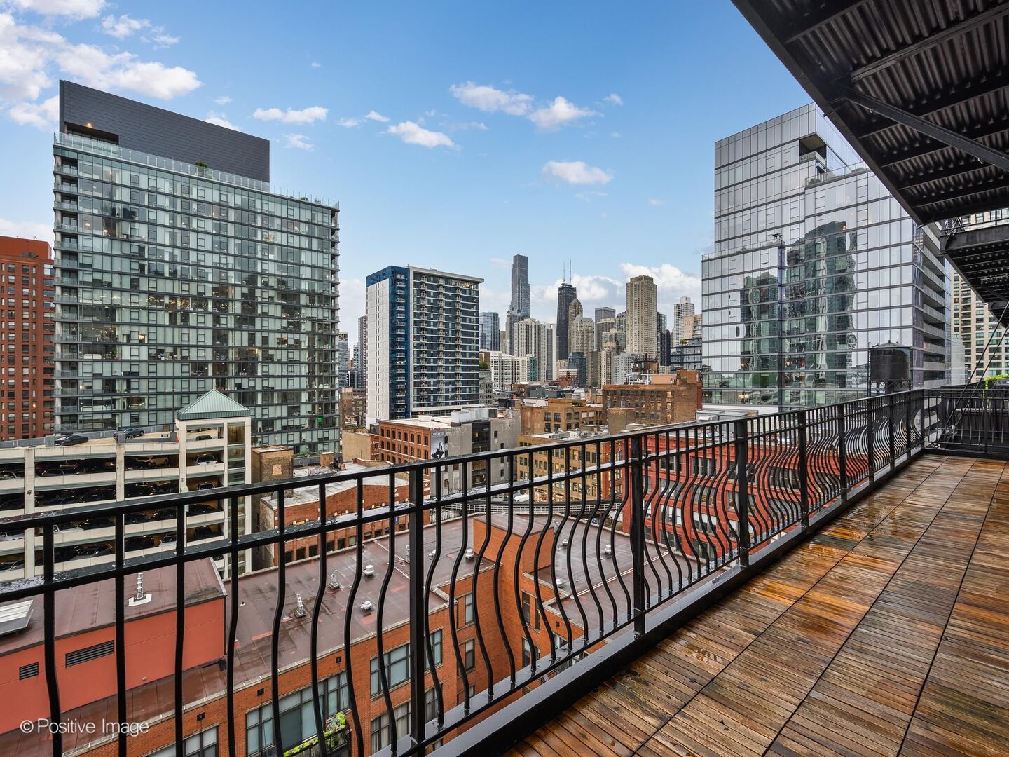 333 W HUBBARD Street Unit: 904