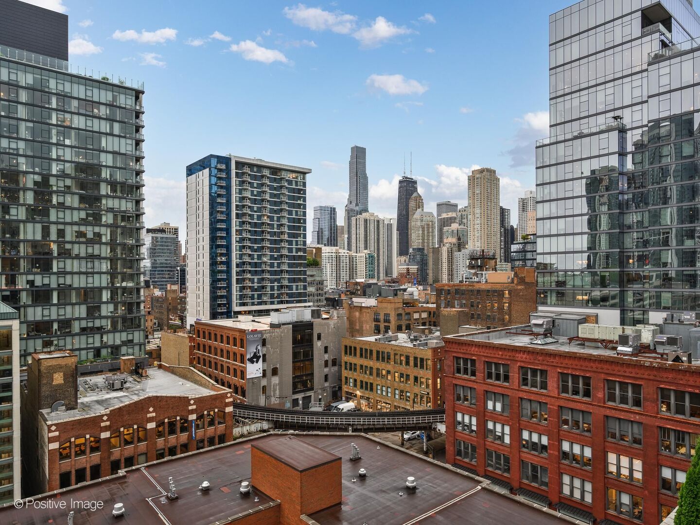 333 W HUBBARD Street Unit: 904