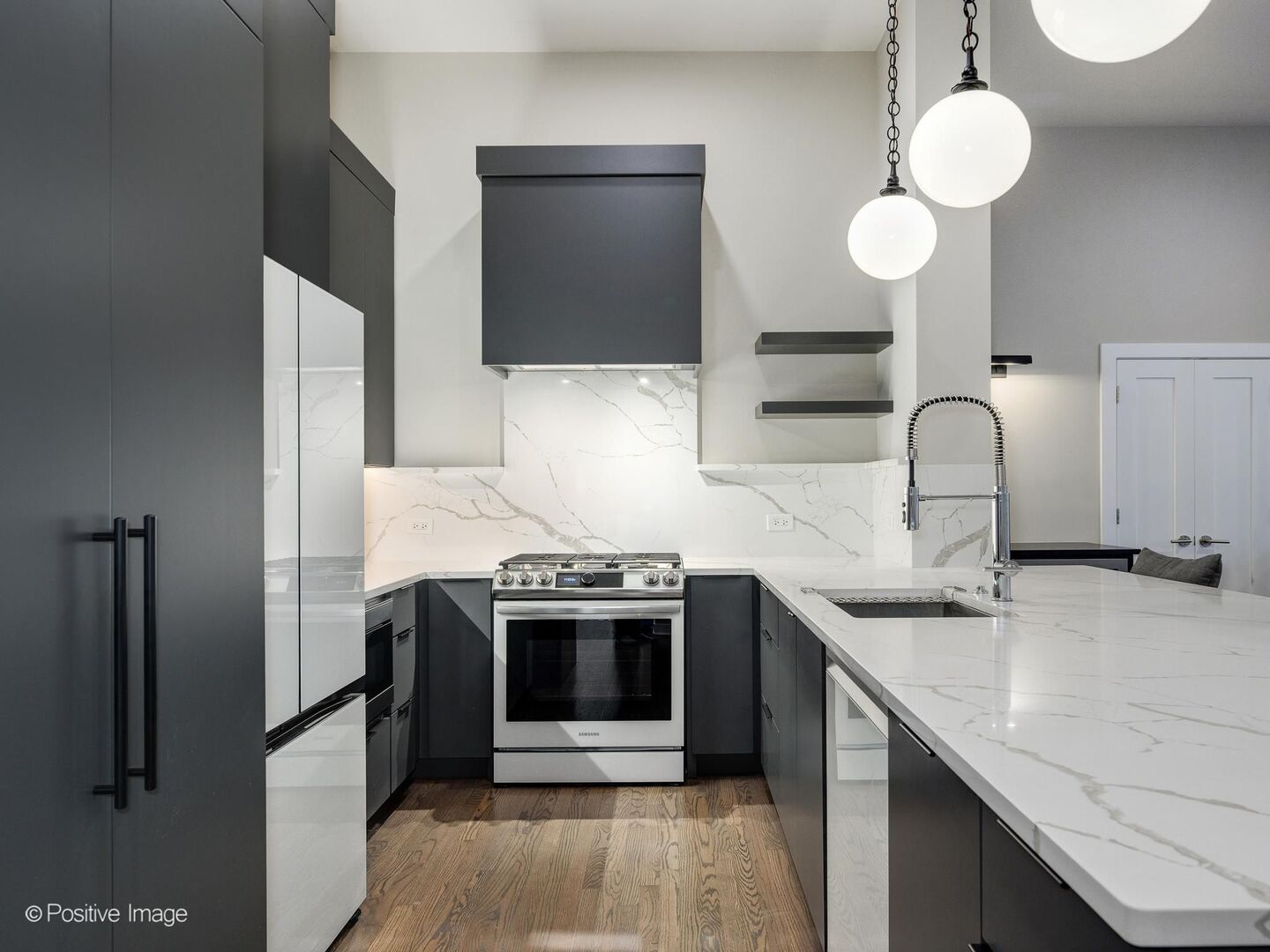 333 W HUBBARD Street Unit: 904