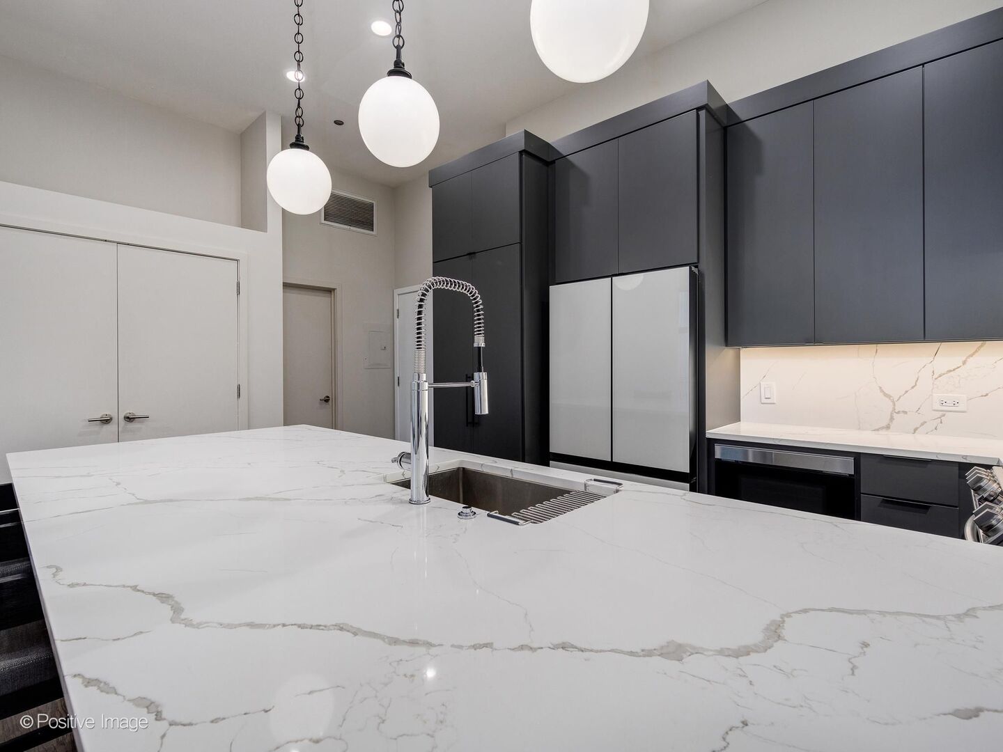 333 W HUBBARD Street Unit: 904