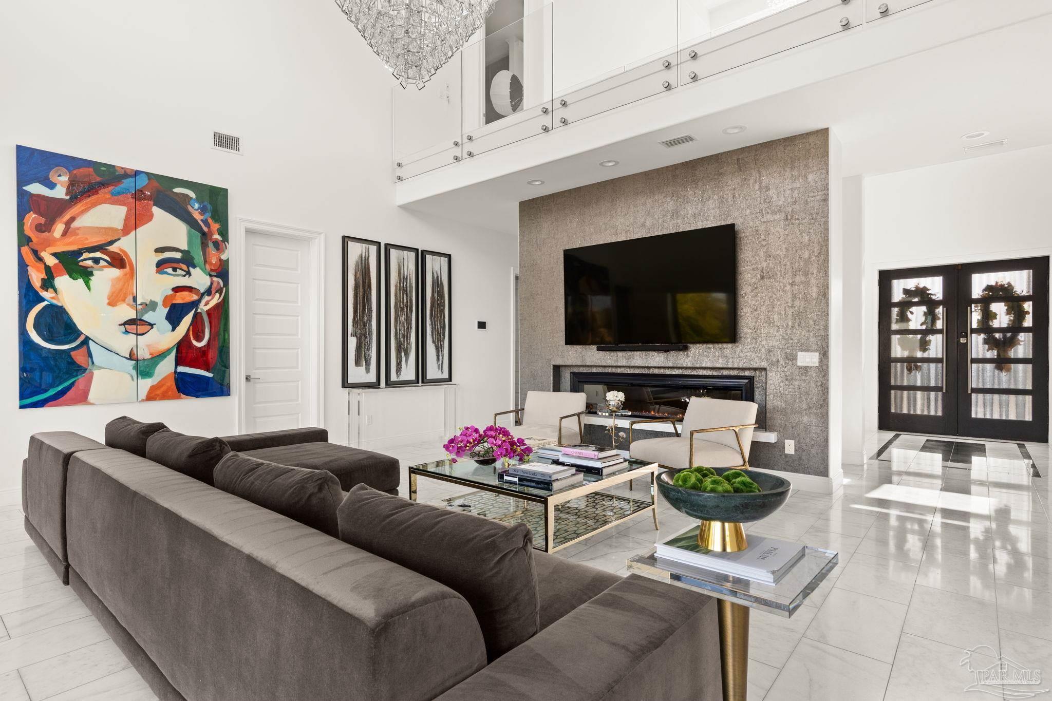 3348 Edgewater Dr