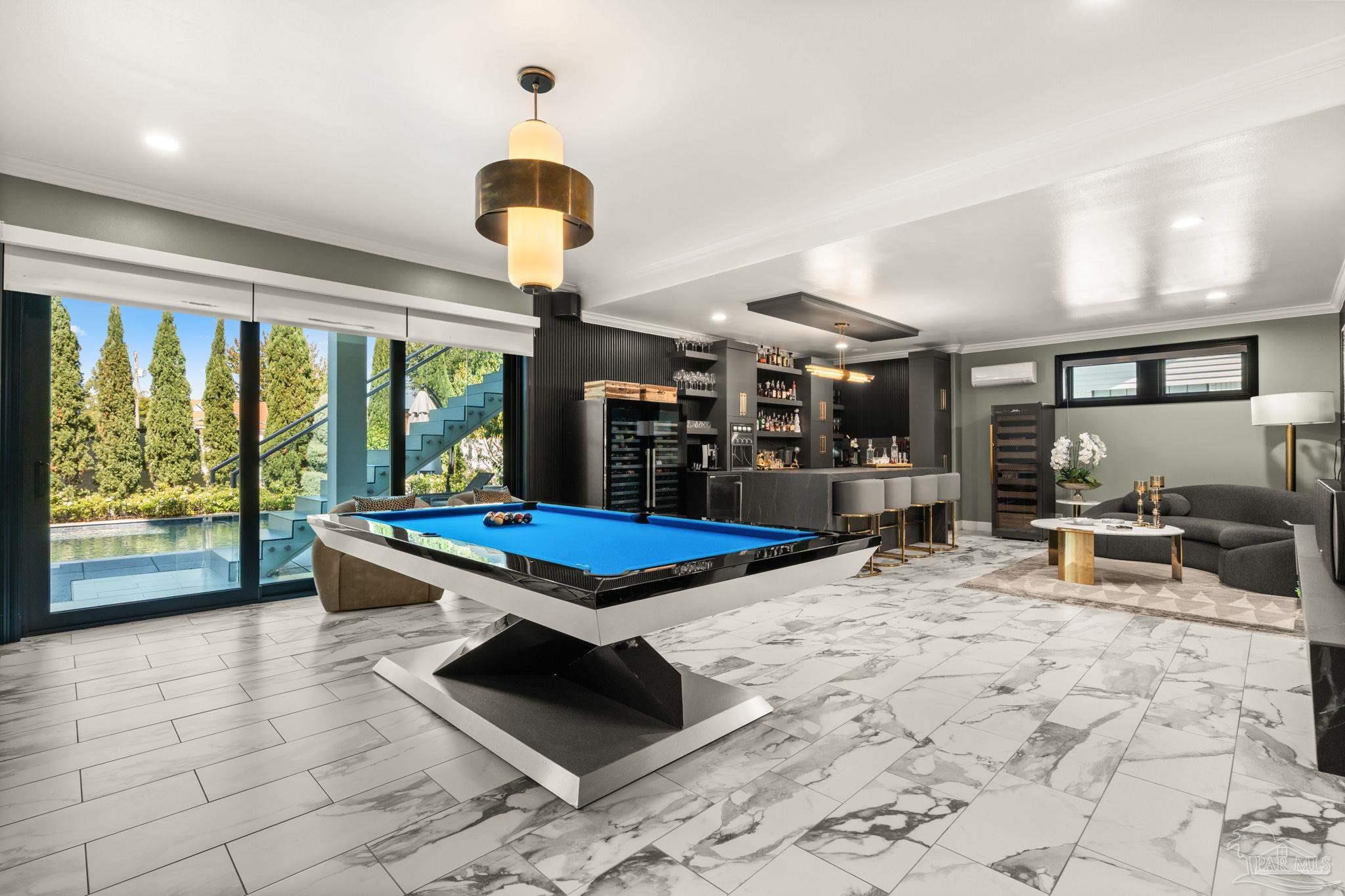 3348 Edgewater Dr