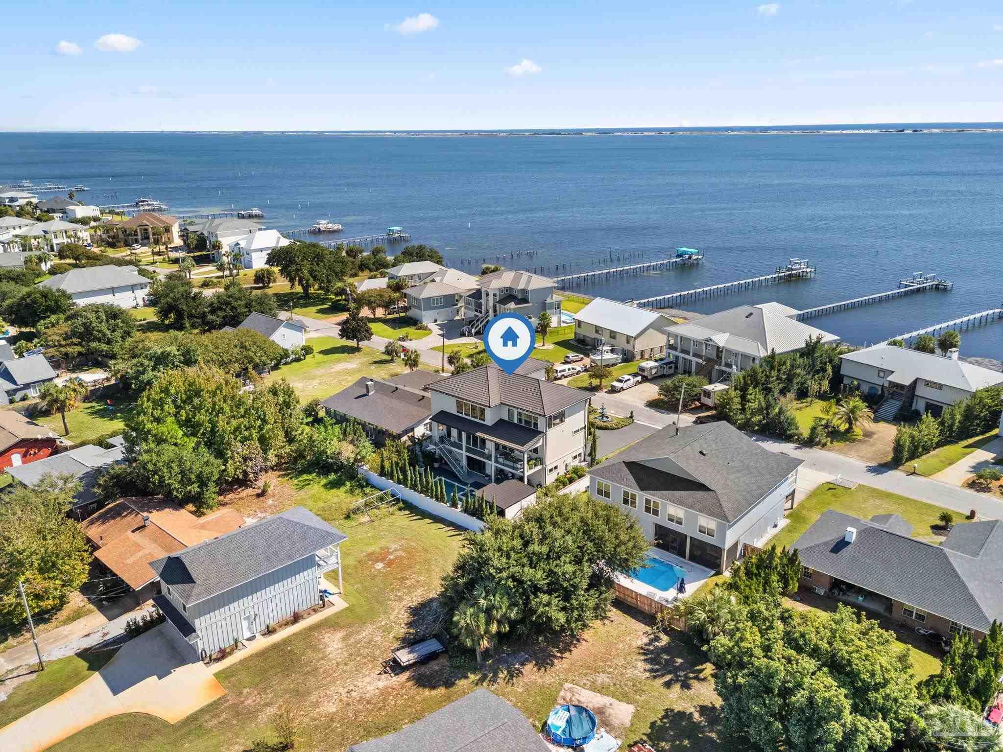 3348 Edgewater Dr