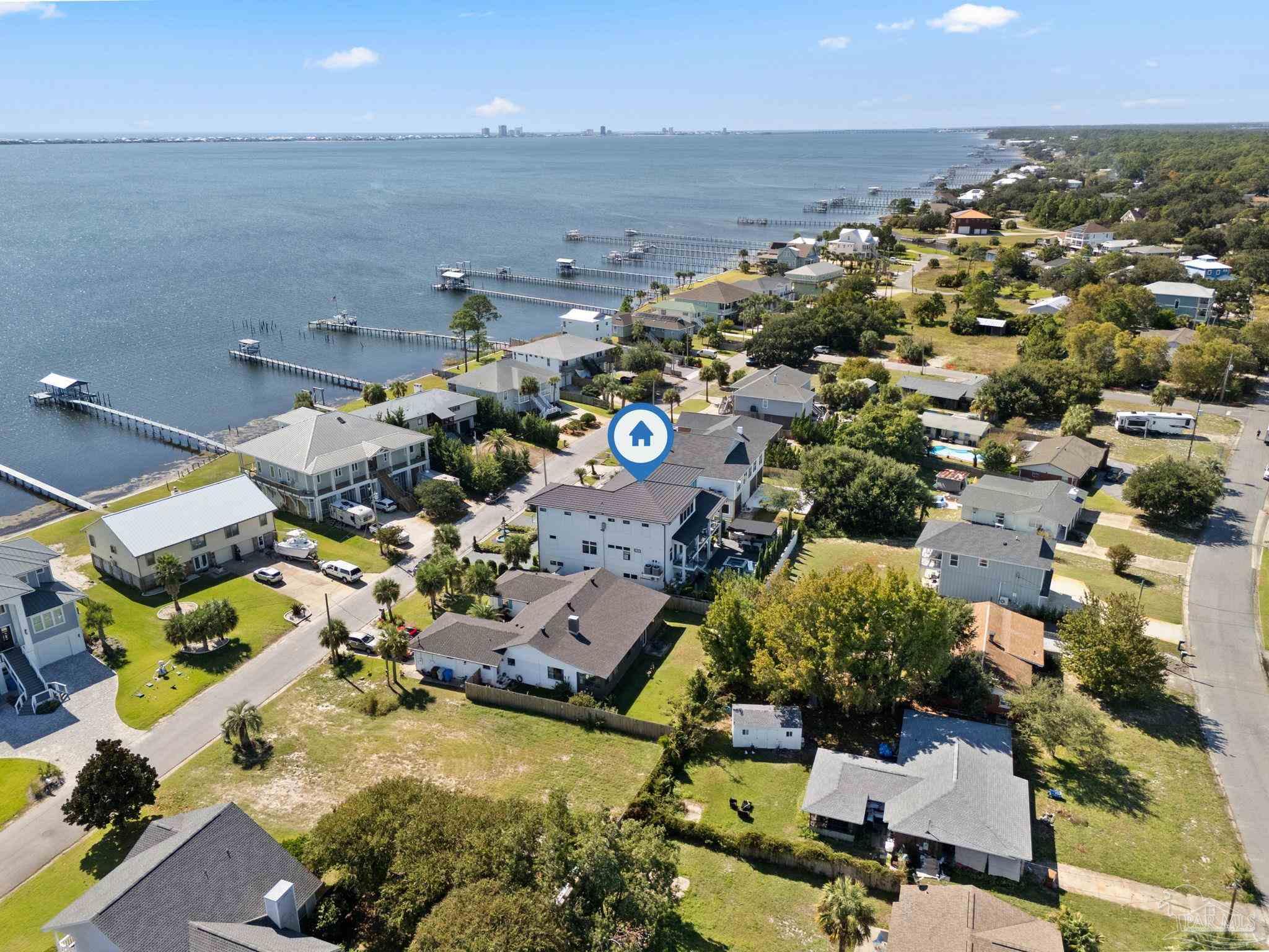3348 Edgewater Dr