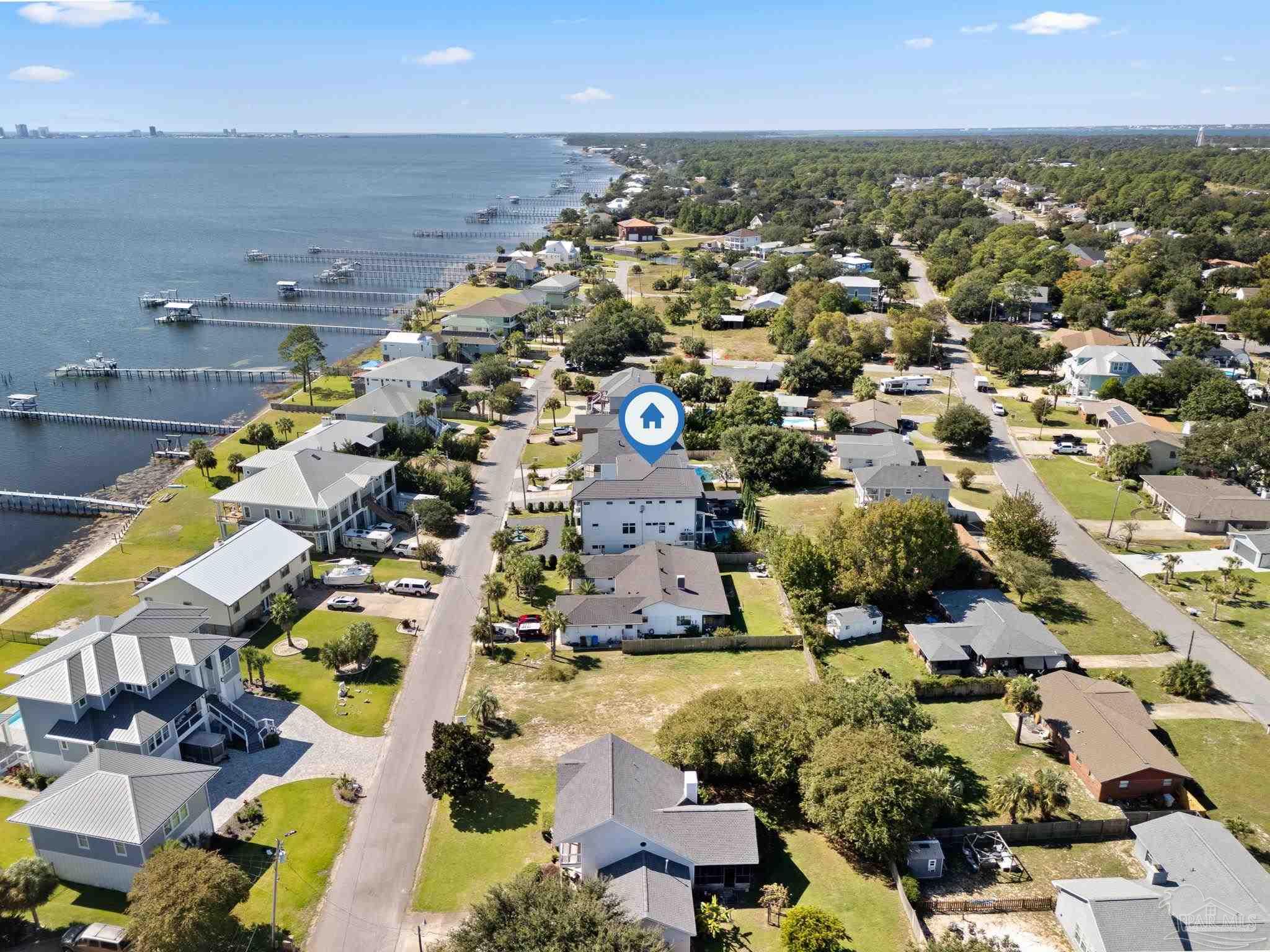 3348 Edgewater Dr