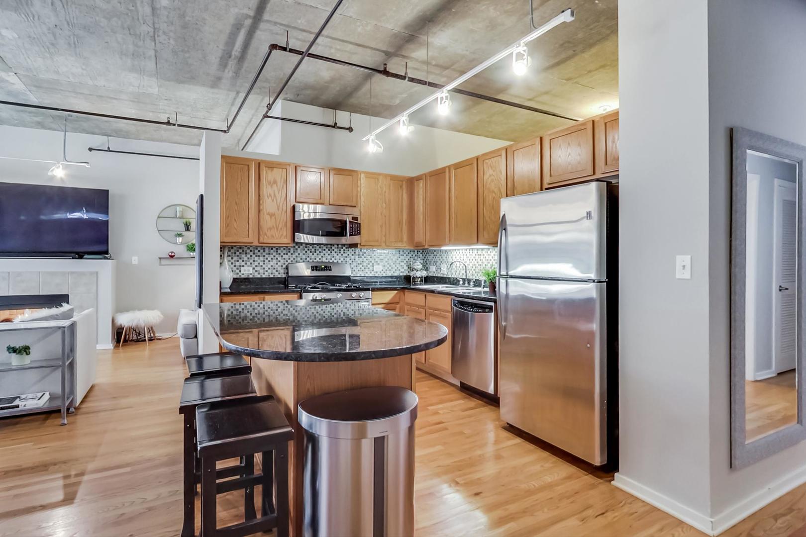 520 S STATE Street Unit: 616