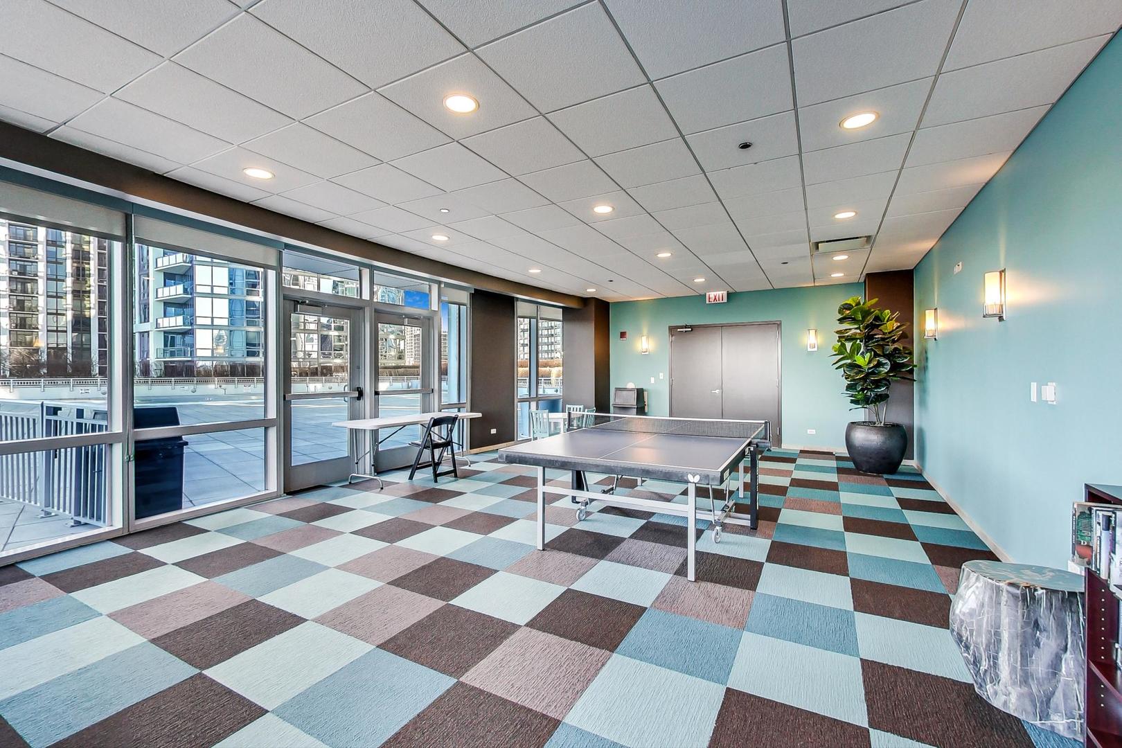 1211 S Prairie Avenue Unit: 603