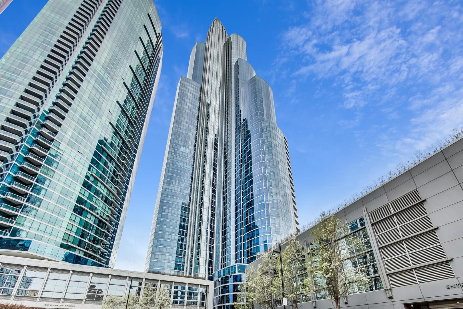 1211 S Prairie Avenue Unit: 603