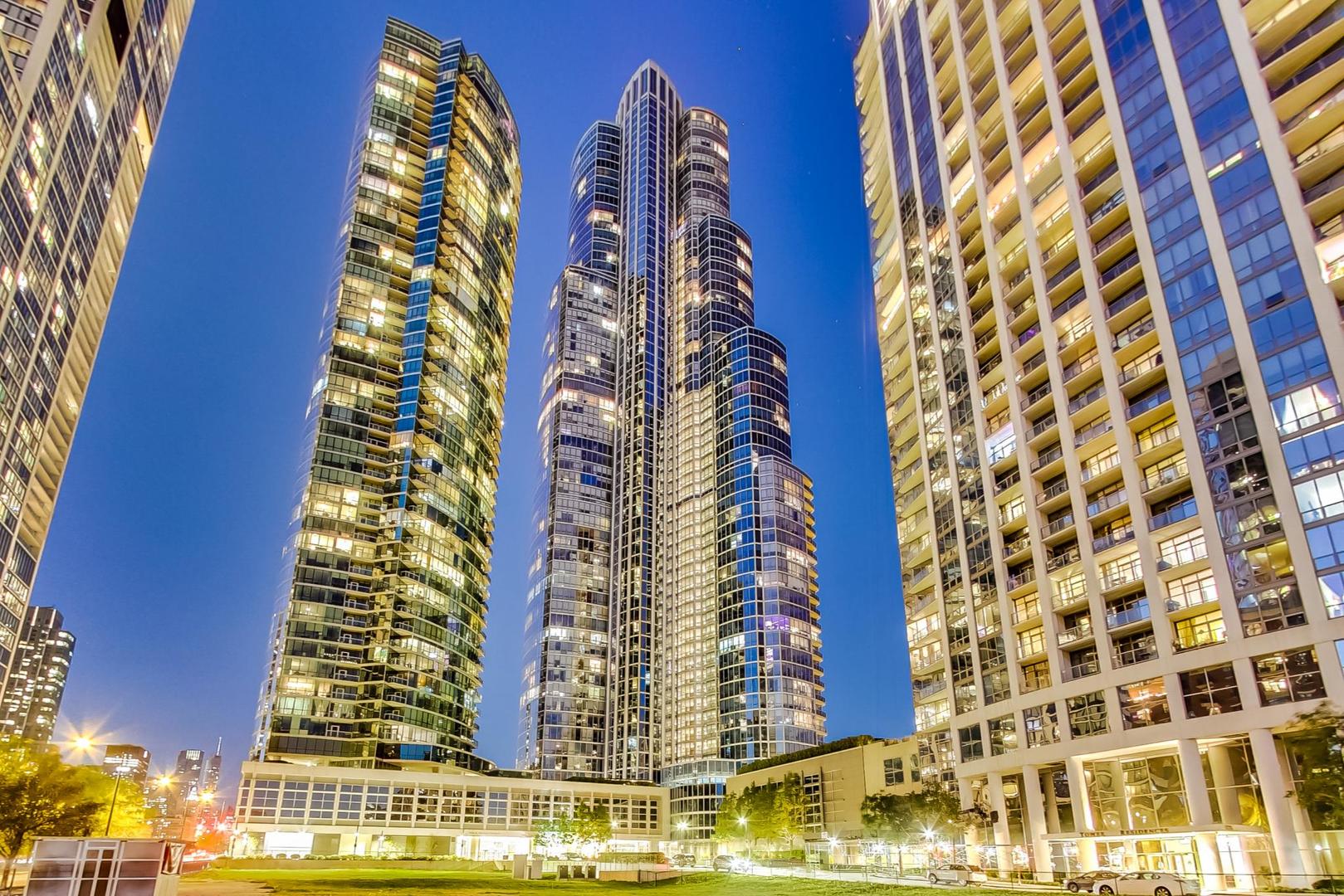 1211 S Prairie Avenue Unit: 603