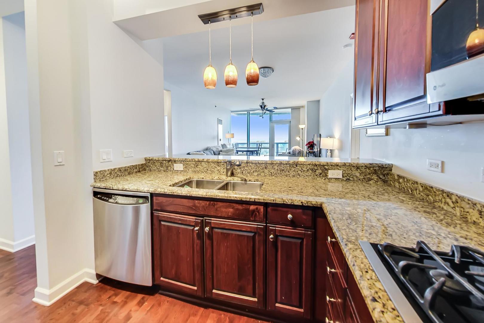 1211 S Prairie Avenue Unit: 603