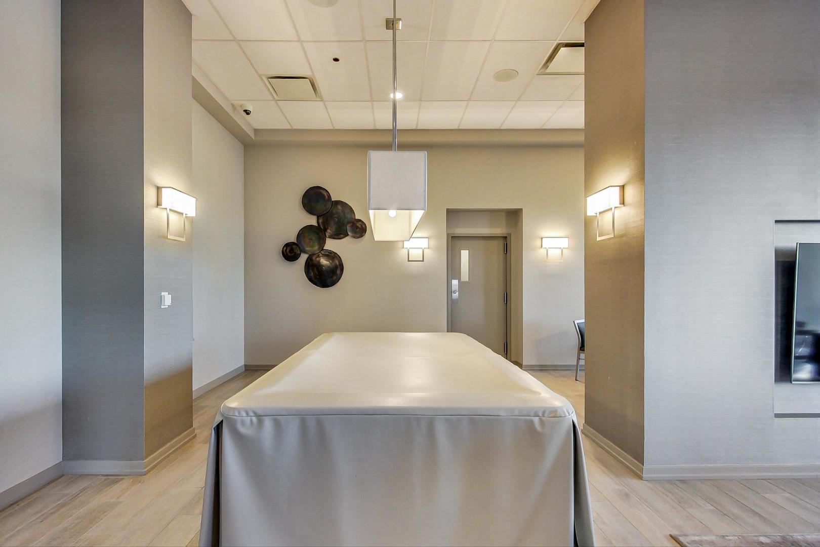 1211 S Prairie Avenue Unit: 603