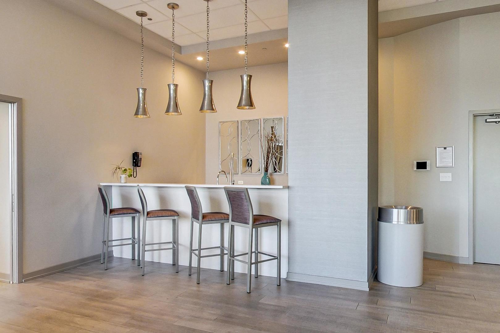 1211 S Prairie Avenue Unit: 603