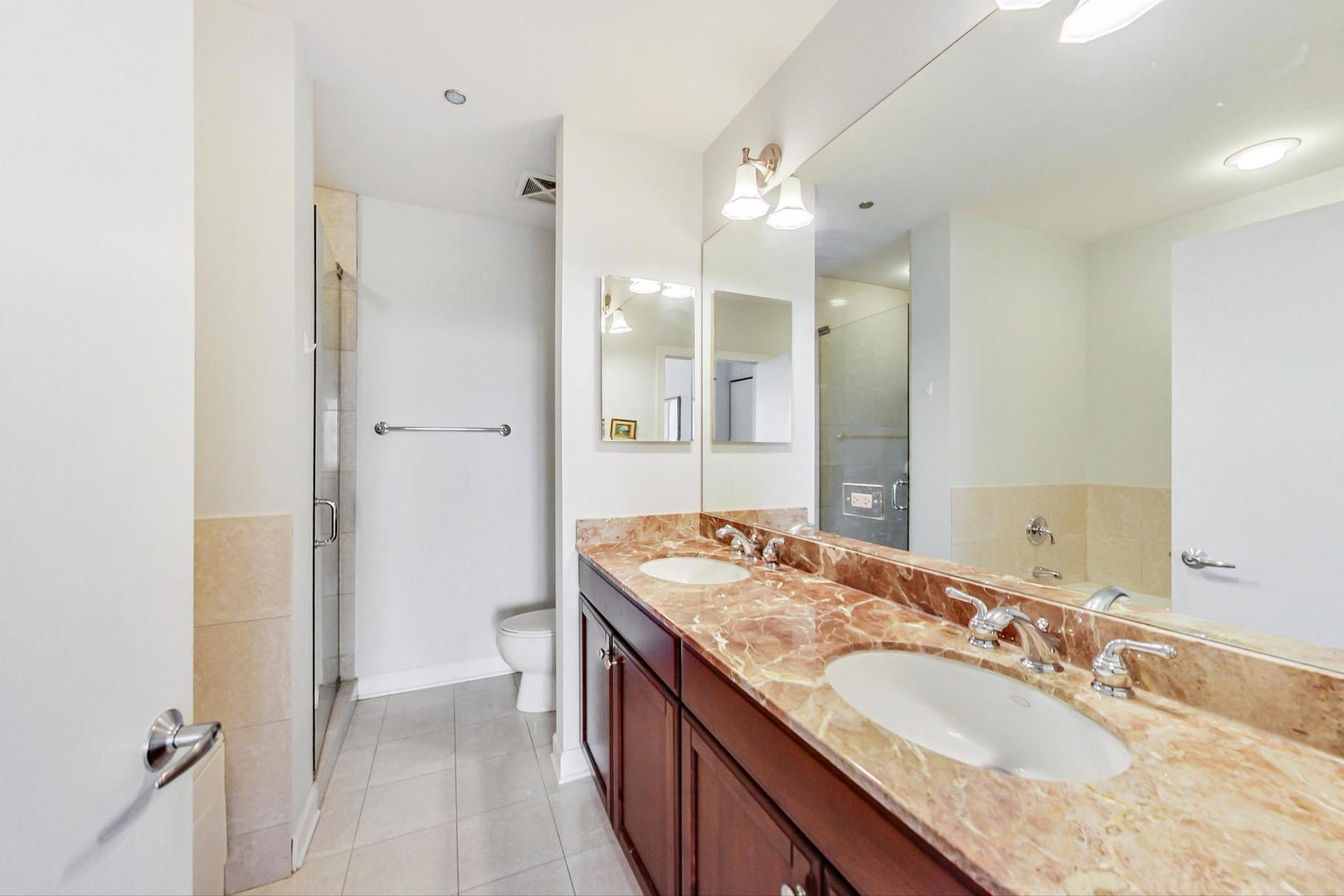 1211 S Prairie Avenue Unit: 603