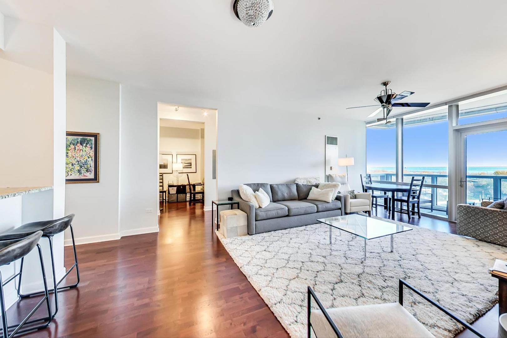 1211 S Prairie Avenue Unit: 603