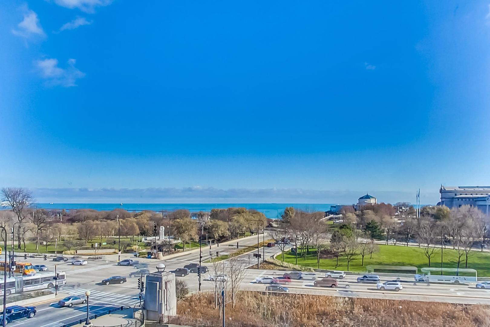 1211 S Prairie Avenue Unit: 603