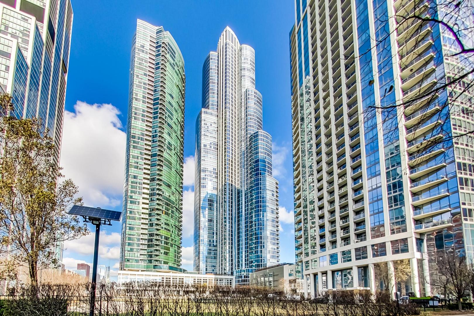 1211 S Prairie Avenue Unit: 603