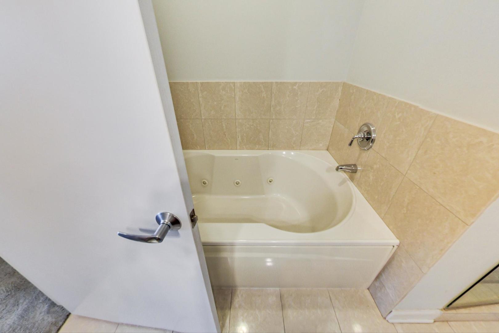 1211 S Prairie Avenue Unit: 603