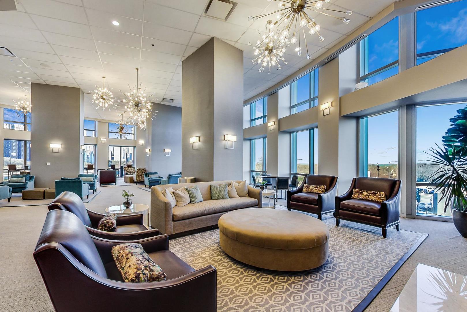 1211 S Prairie Avenue Unit: 603