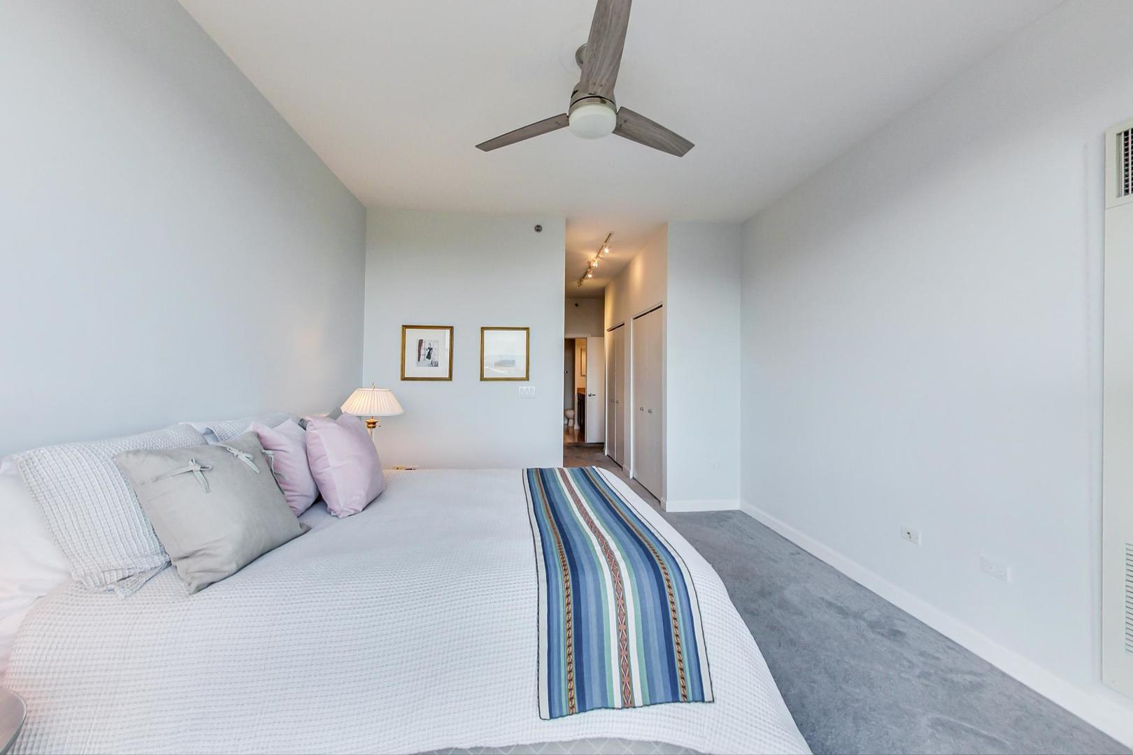 1211 S Prairie Avenue Unit: 603