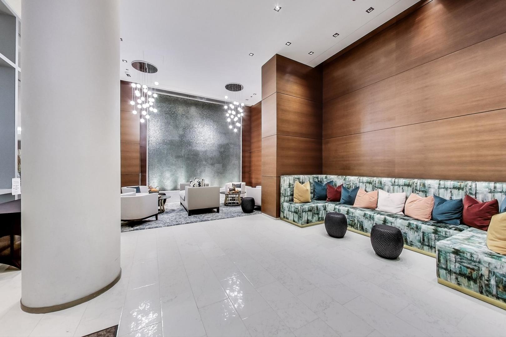 1211 S Prairie Avenue Unit: 603