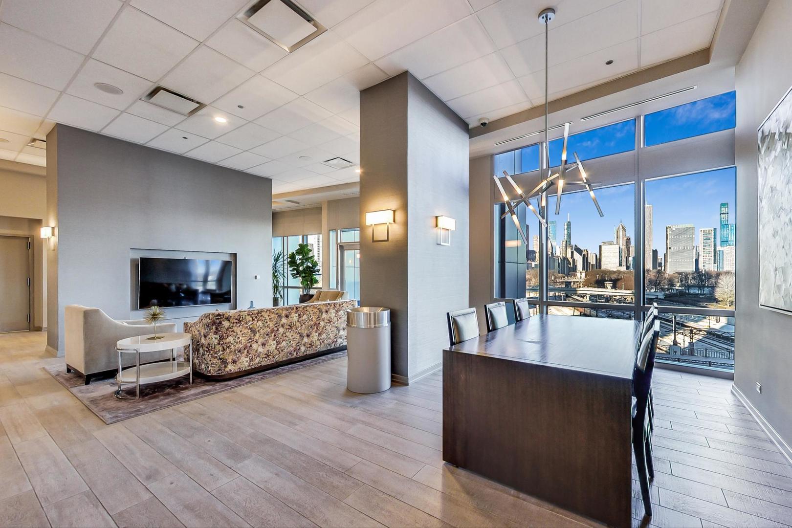 1211 S Prairie Avenue Unit: 603