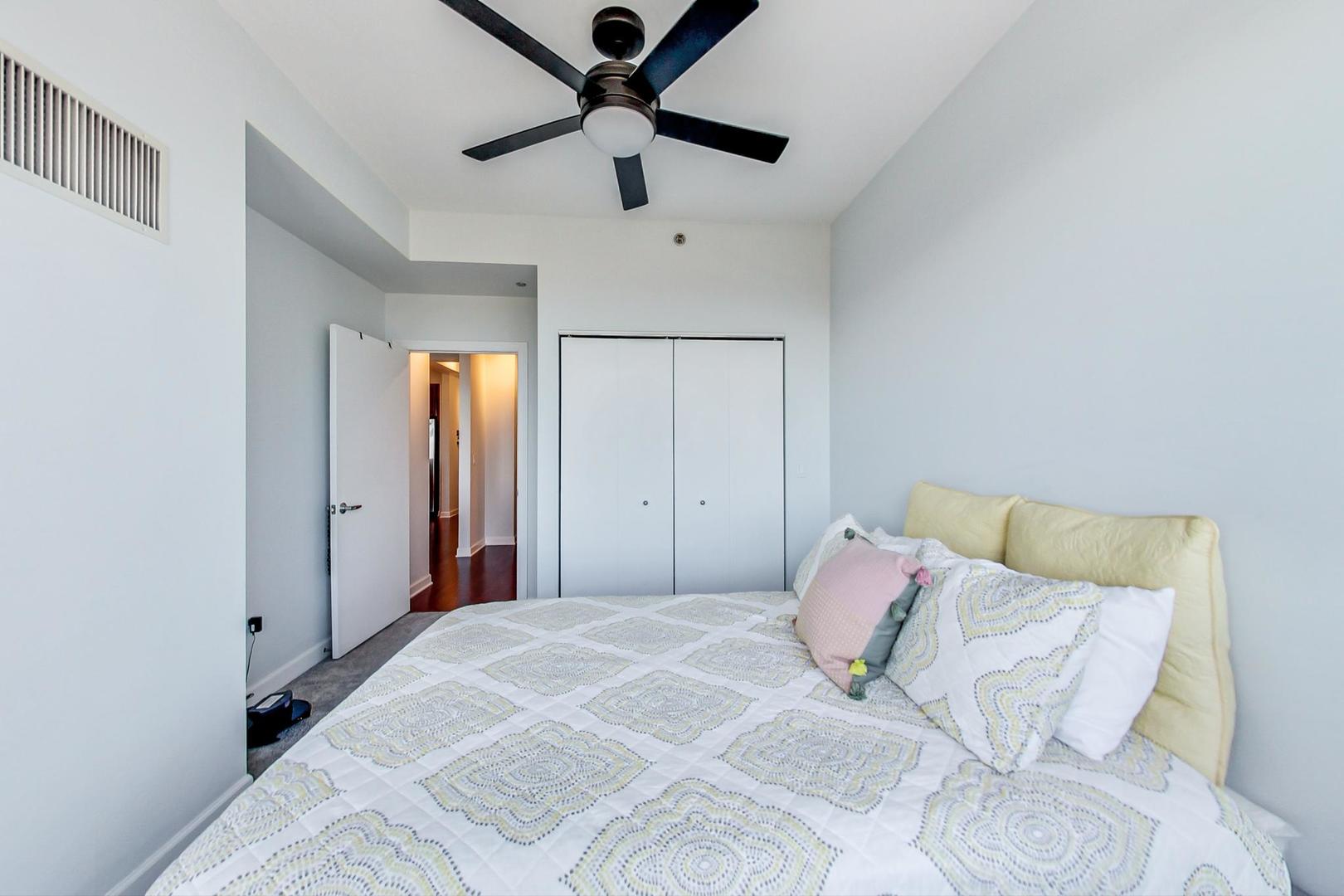 1211 S Prairie Avenue Unit: 603