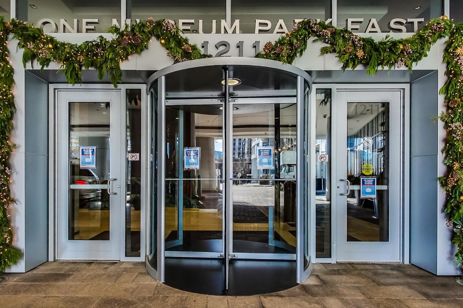 1211 S Prairie Avenue Unit: 603