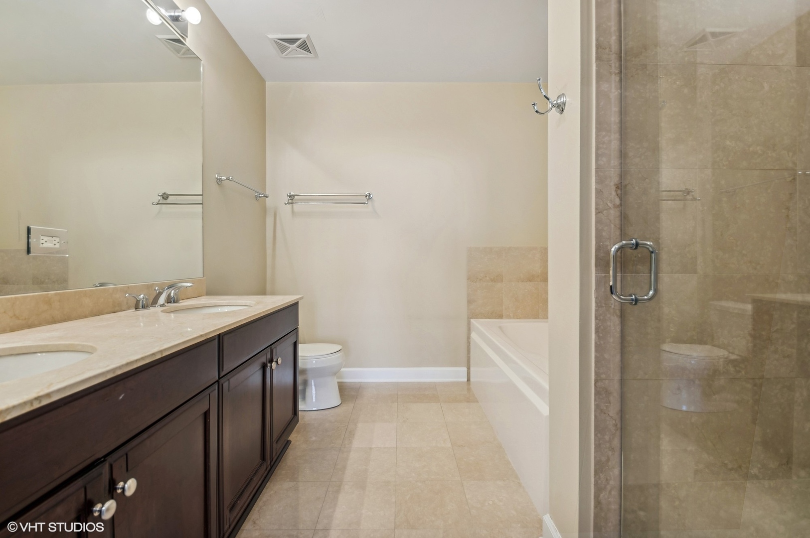 1235 S Prairie Avenue Unit: 703