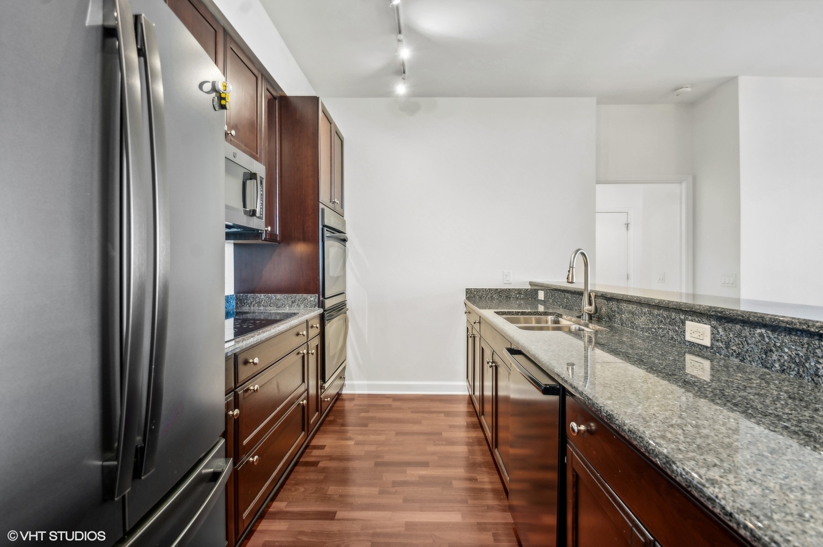 1235 S Prairie Avenue Unit: 703