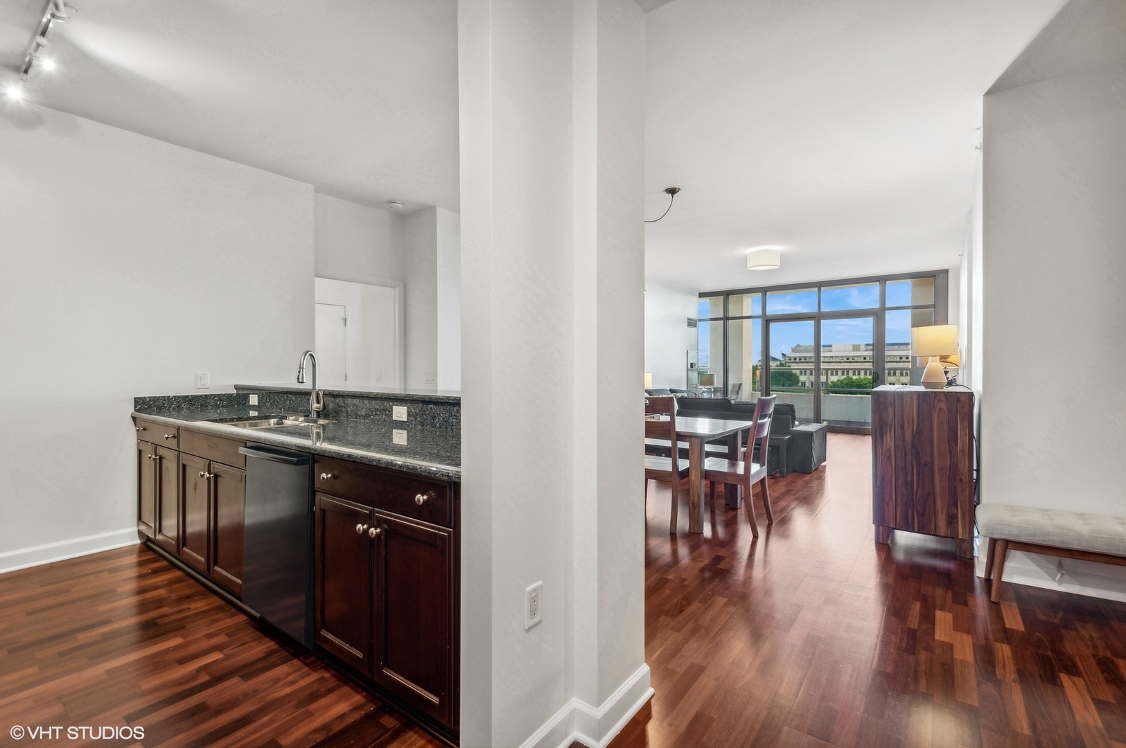 1235 S Prairie Avenue Unit: 703