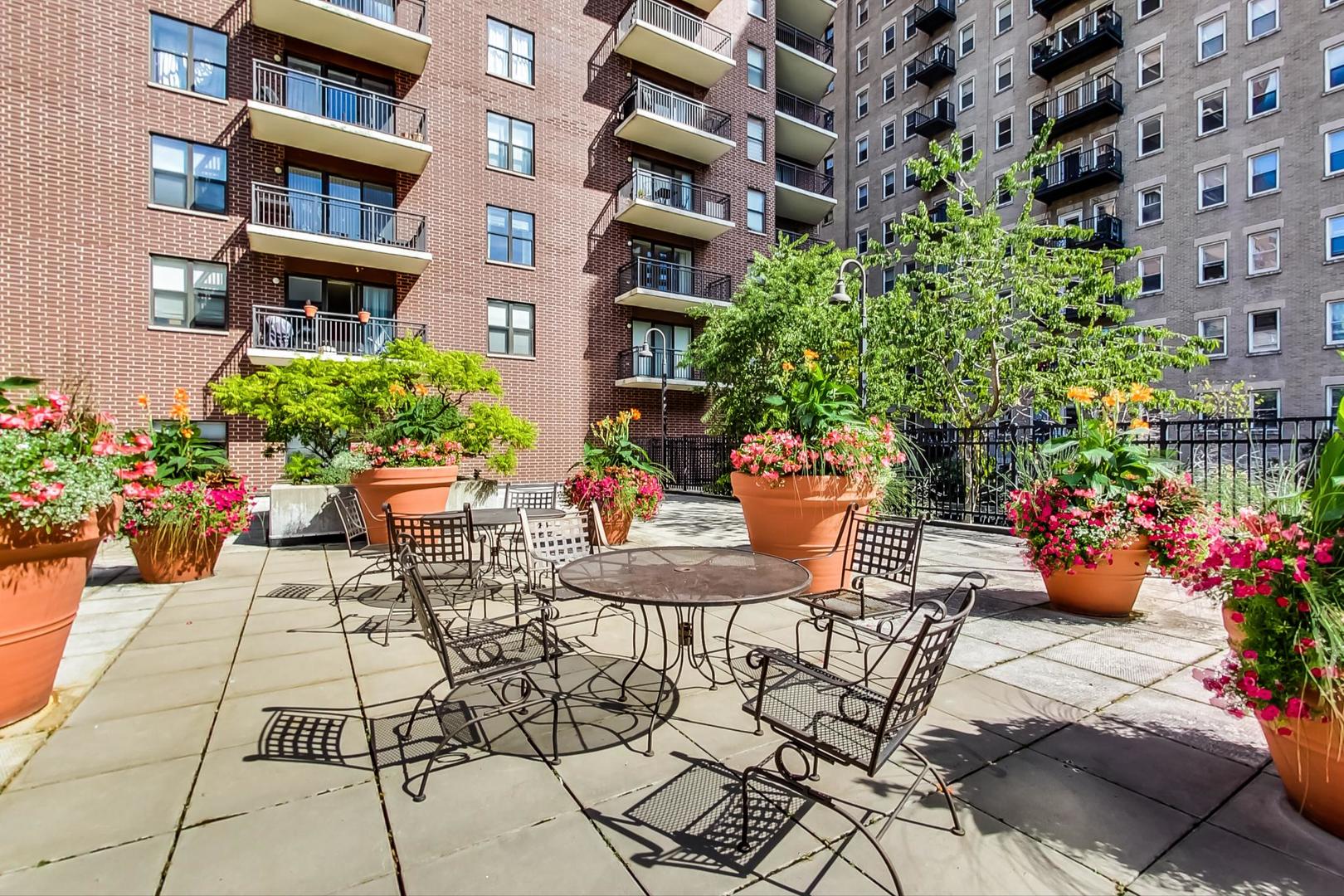 41 E 8th Street Unit: 1807