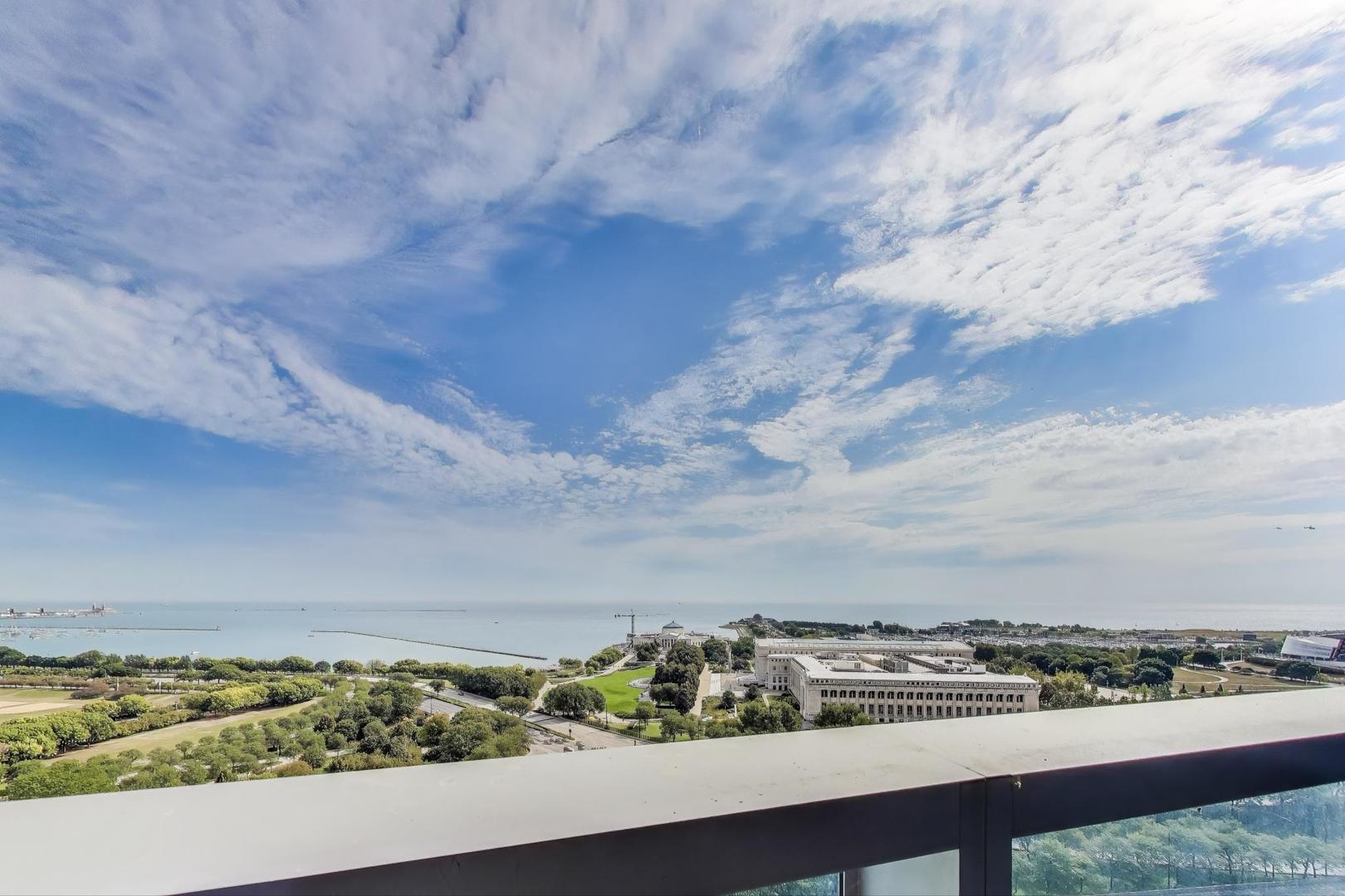 1211 S Prairie Avenue Unit: 2003