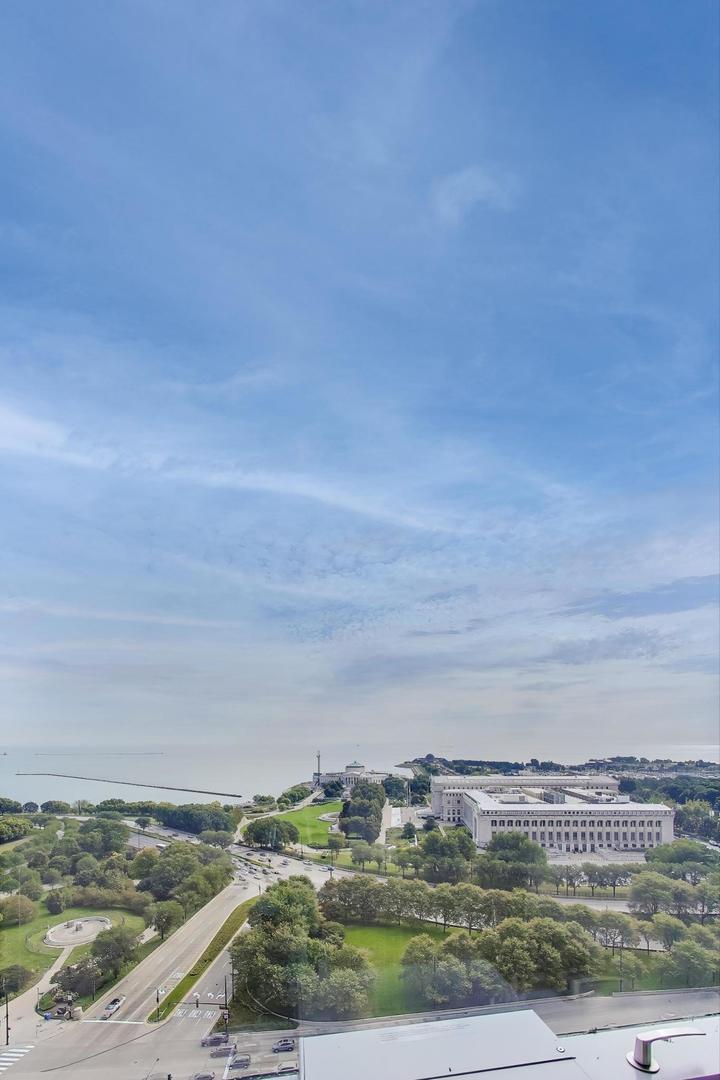 1211 S Prairie Avenue Unit: 2003