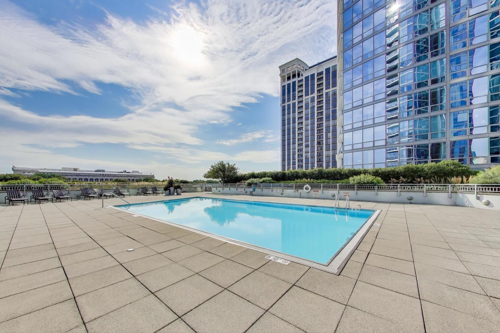 1211 S Prairie Avenue Unit: 2003