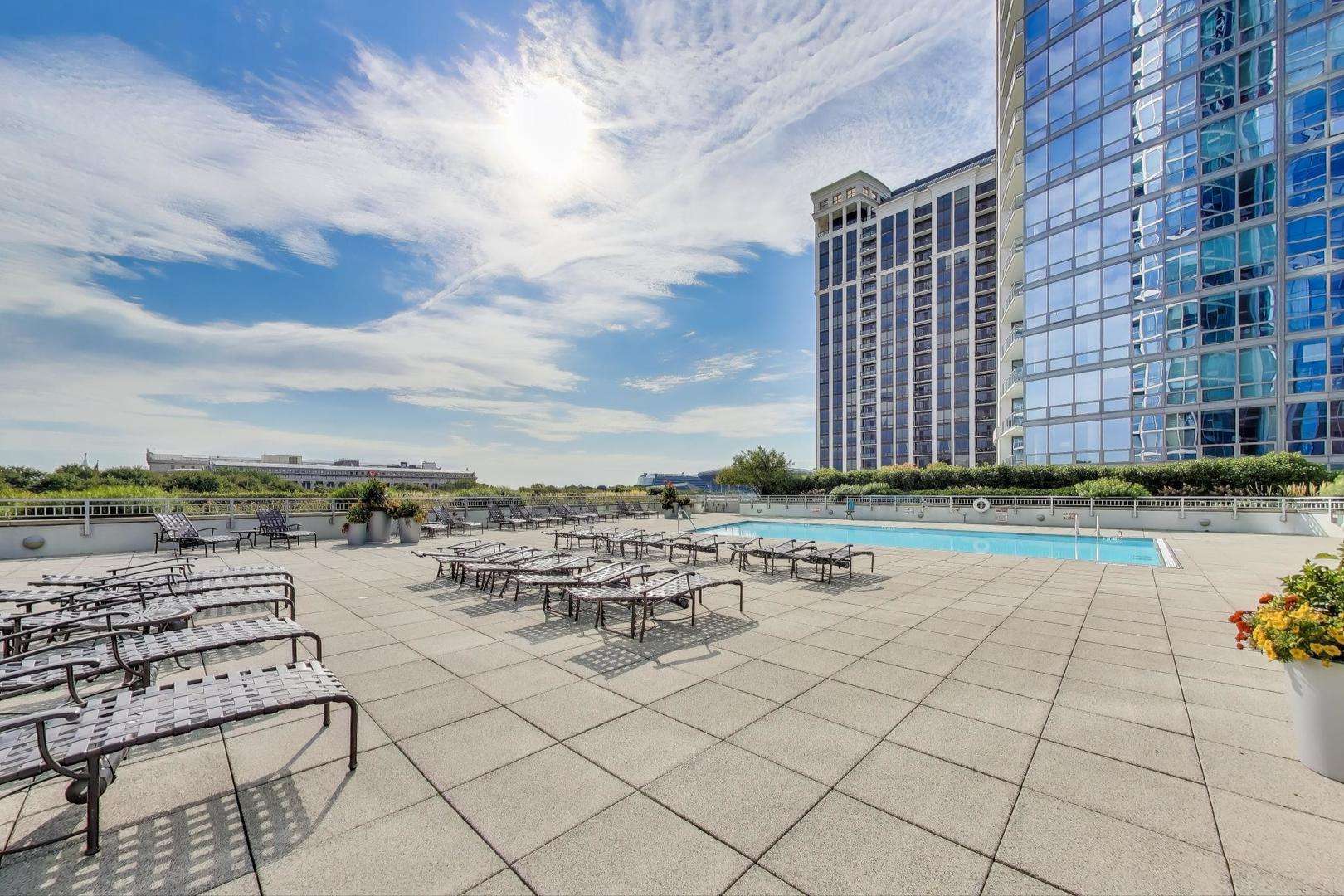 1211 S Prairie Avenue Unit: 2003