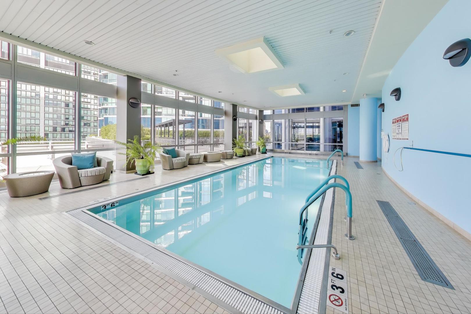 1211 S Prairie Avenue Unit: 2003