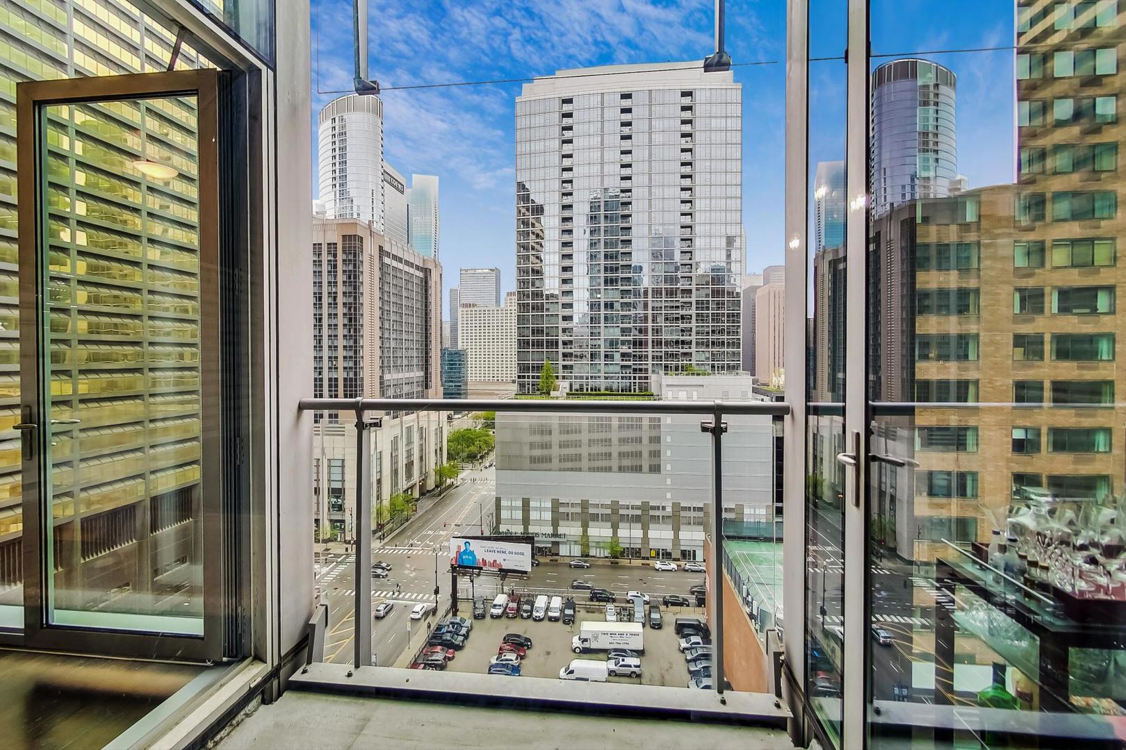 600 N Fairbanks Court Unit: 1607