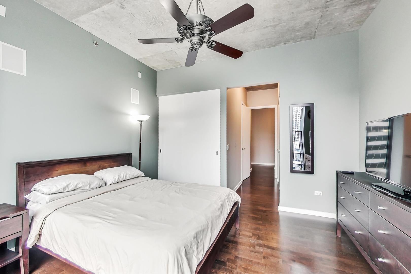 600 N Fairbanks Court Unit: 1607