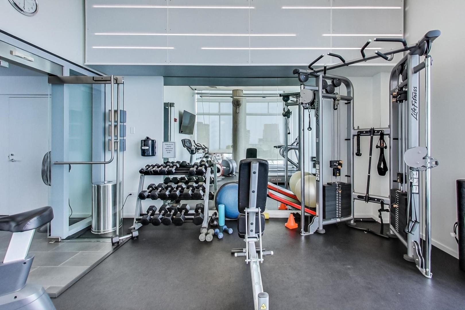 600 N Fairbanks Court Unit: 1607