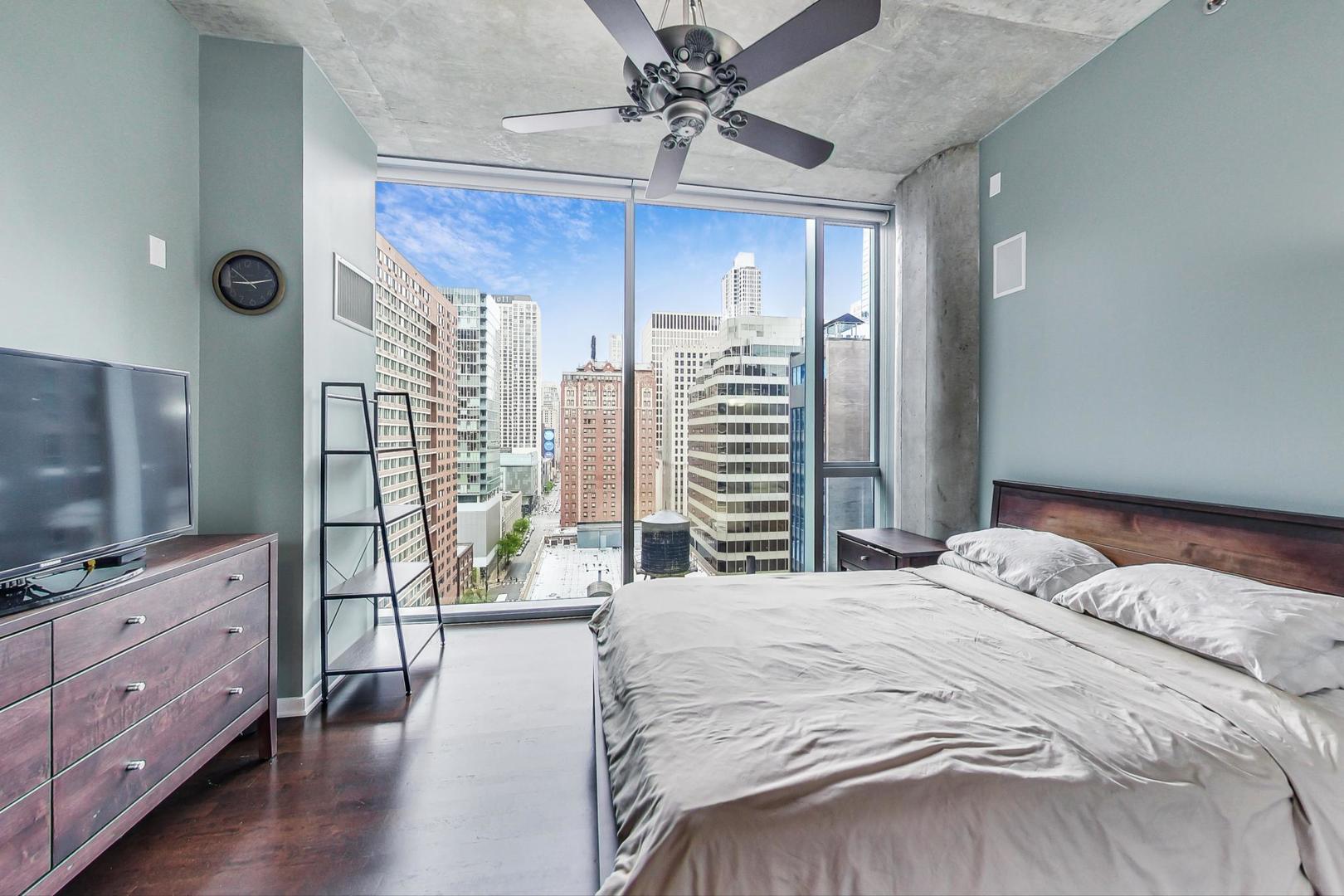 600 N Fairbanks Court Unit: 1607