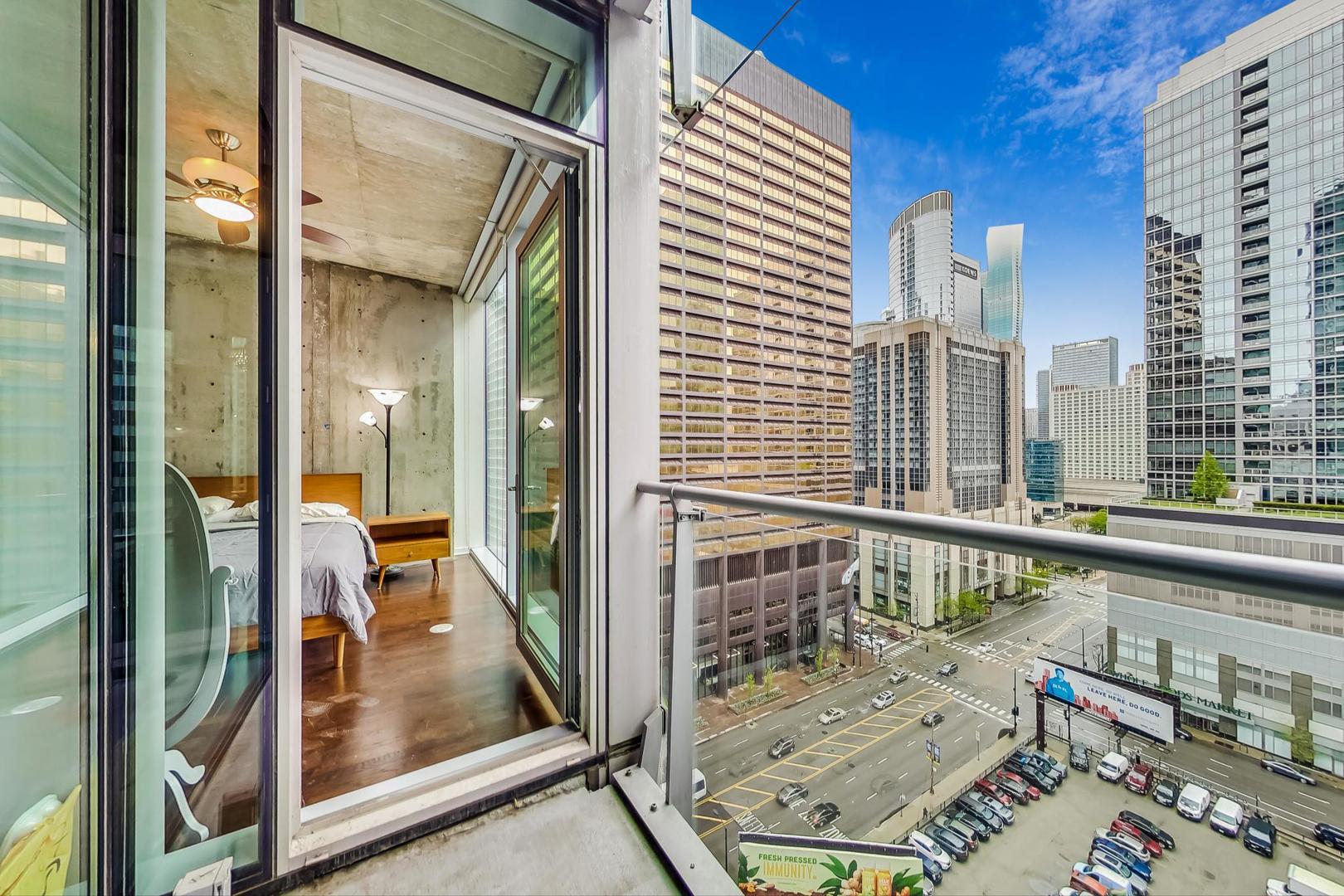 600 N Fairbanks Court Unit: 1607