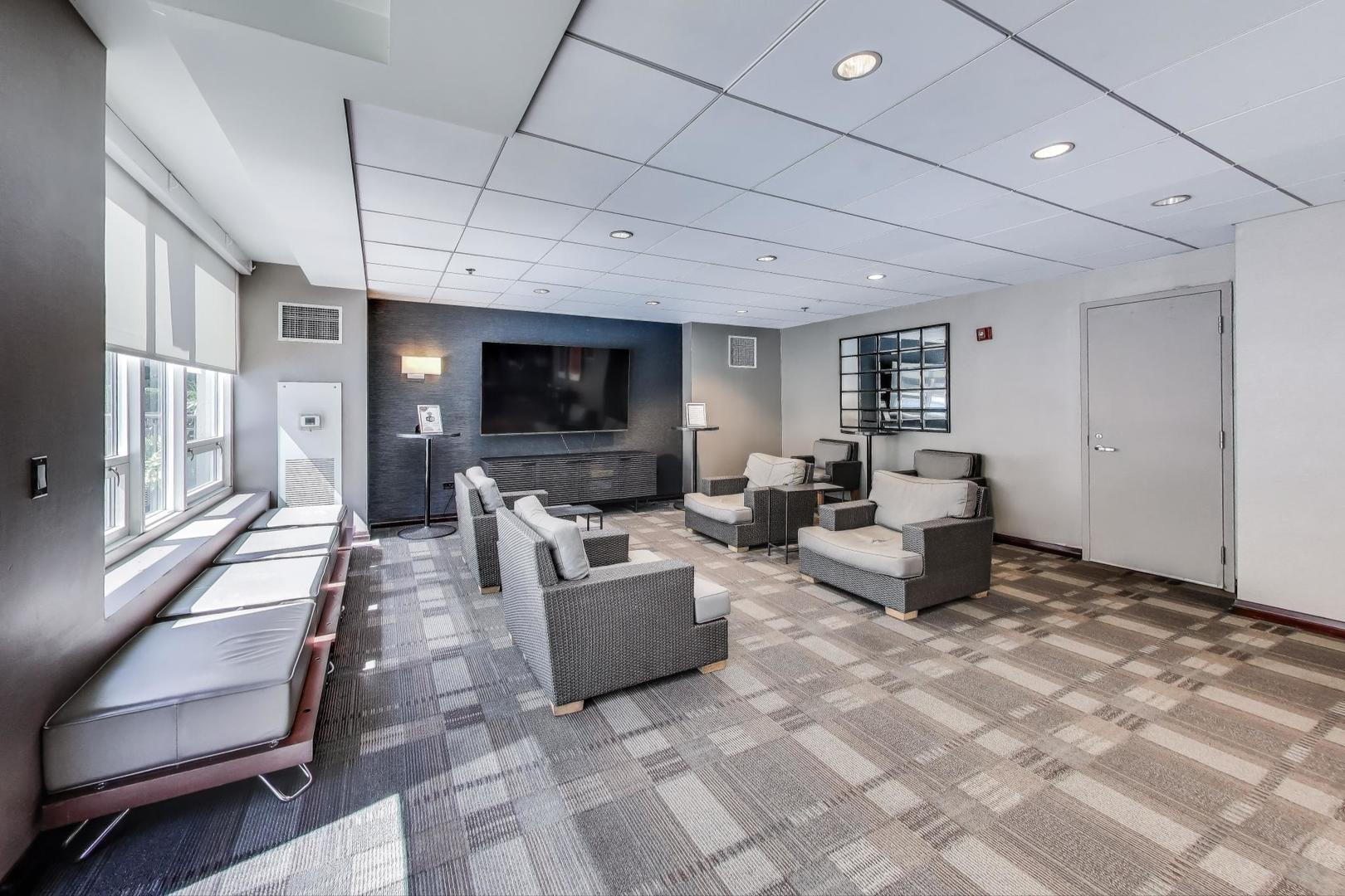 33 W Ontario Street Unit: 46C