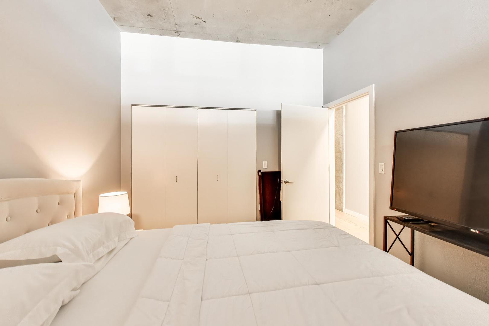 235 W VAN BUREN Street Unit: 2017